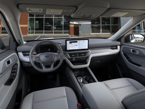 New 2026 Ford Explorer Active RWD image 9
