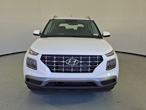 New 2026 Hyundai Venue SEL FWD image 2