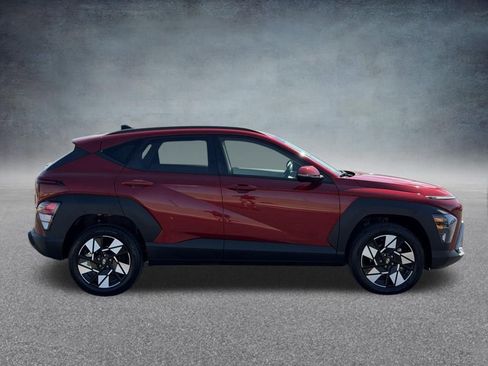 Used 2025 Hyundai Kona SEL AWD/4WD image 2