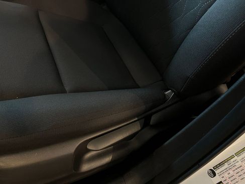 Used 2025 Toyota Corolla LE image 22