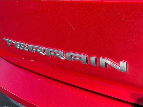 Used 2022 GMC Terrain SLE image 9