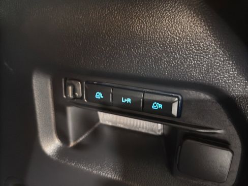 Used 2025 Ford Explorer ST image 23