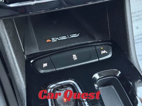 Used 2023 Chevrolet Bolt EUV LT FWD image 31