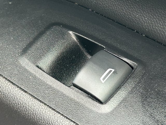 Used 2019 Chevrolet Equinox LT FWD image 33
