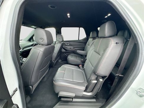 Used 2023 Chevrolet Traverse RS image 25