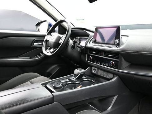 Used 2025 Nissan Rogue SV AWD/4WD image 13