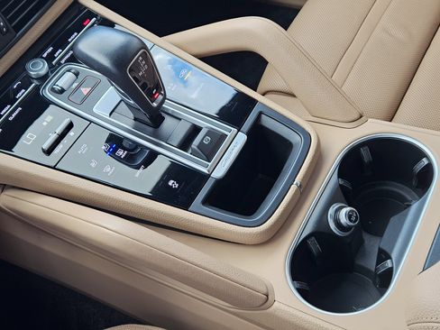 Certified 2023 Porsche Cayenne AWD/4WD image 20