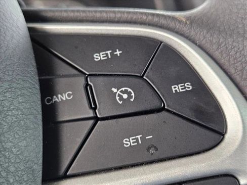 Used 2021 Jeep Renegade Sport image 16