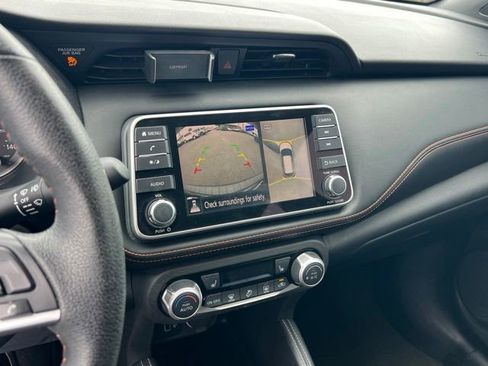 Used 2020 Nissan Kicks SR w/ SR Premium Package FWD image 21