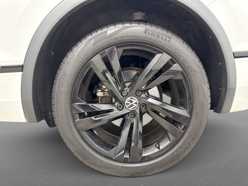 Used 2023 Volkswagen Tiguan SE R-Line FWD image 27