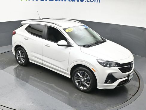 Used 2022 Buick Encore GX Select w/ Sport Touring Package FWD image 3