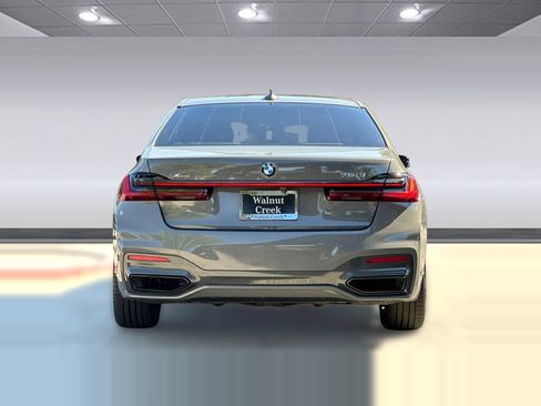 Used 2021 BMW 750i xDrive w/ Executive Package AWD/4WD image 10