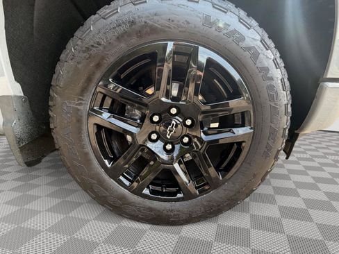 Used 2024 Chevrolet Silverado 1500 Custom w/ Turbomax Blackout Package RWD image 14