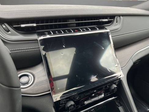 New 2025 Jeep Grand Cherokee L Limited image 37