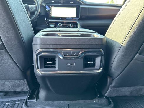 Used 2025 GMC Sierra 2500 Denali w/ Denali Reserve Package AWD/4WD image 34