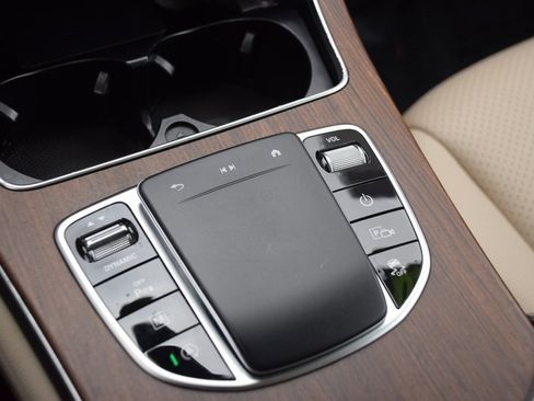 Used 2021 Mercedes-Benz GLC 300 image 28