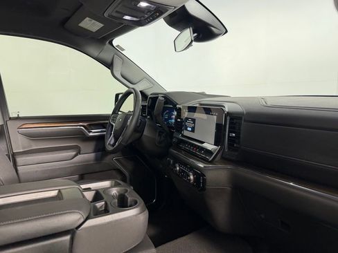 Used 2024 Chevrolet Silverado 1500 RST image 25
