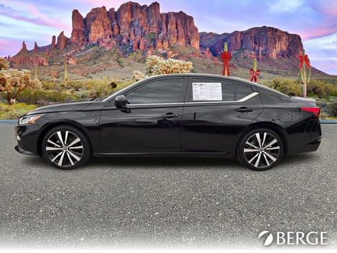Used 2021 Nissan Altima 2.5 SR image 3