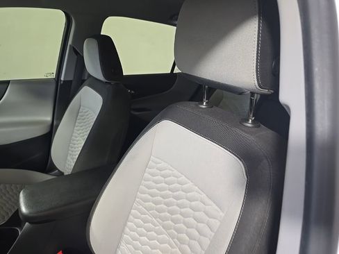 Used 2021 Chevrolet Equinox LS image 16