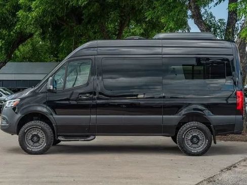 Used 2022 Mercedes-Benz Sprinter 2500 image 1