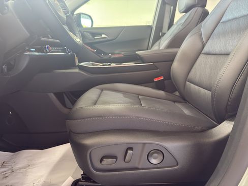 New 2026 Chevrolet Equinox LT w/ Convenience Package II image 5