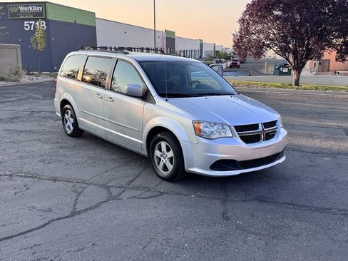 Used 2012 Dodge Grand Caravan SXT FWD image 4