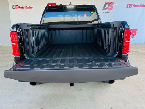 New 2025 RAM 1500 Limited image 10