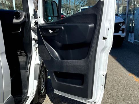 Used 2023 Mercedes-Benz Sprinter 2500 image 12