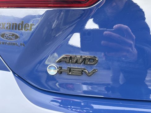 Used 2025 Toyota Camry SE w/ Convenience Package image 5