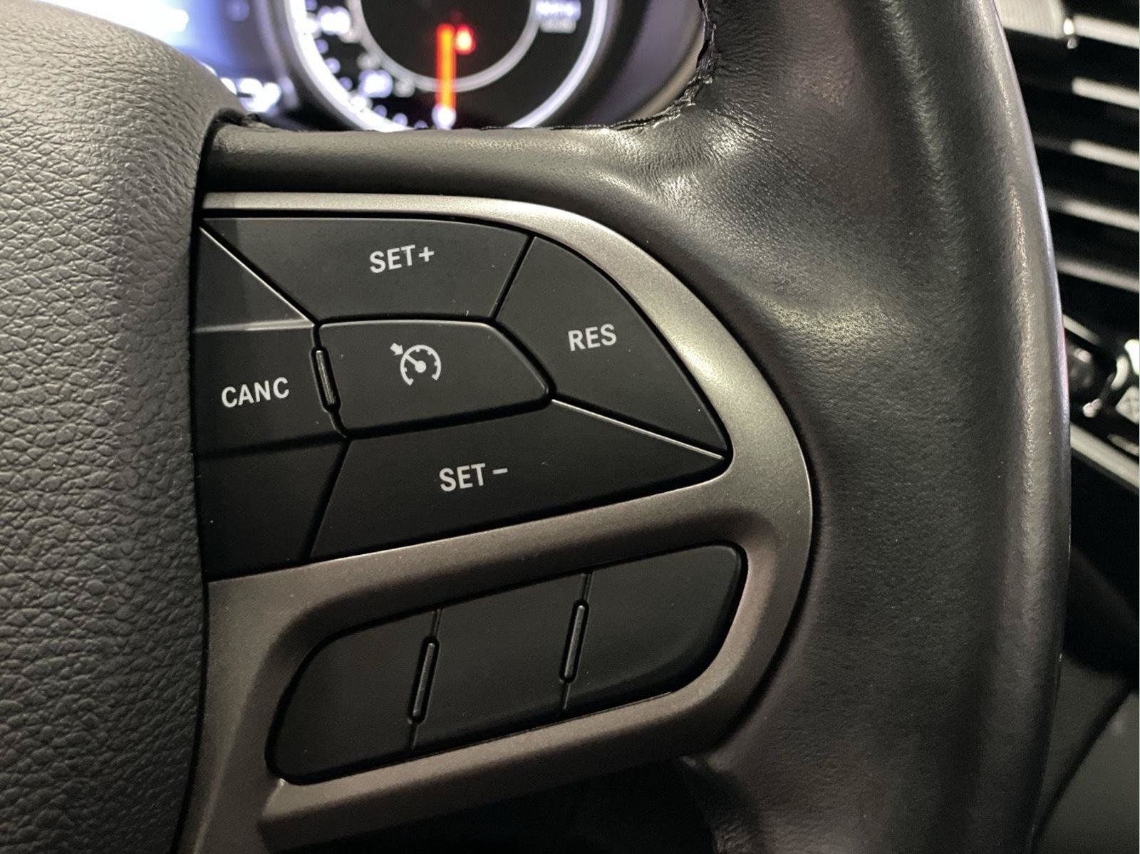 Used 2019 Jeep Cherokee Limited AWD/4WD image 21