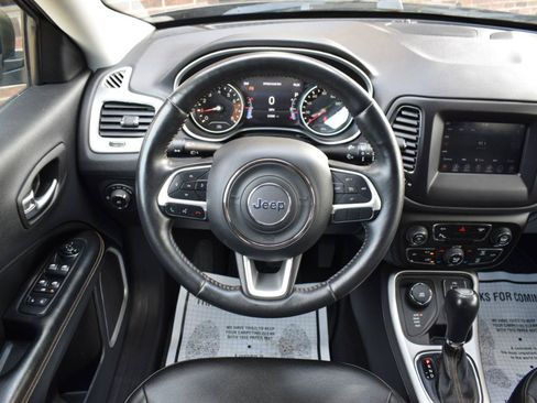 Used 2018 Jeep Compass Latitude w/ Popular Equipment Group AWD/4WD image 19