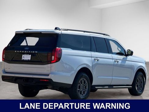 Used 2025 Ford Expedition Max Active AWD/4WD image 5