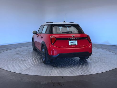 Used 2026 MINI Cooper 4-Door Hardtop FWD image 7
