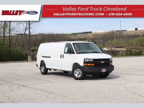Used 2025 Chevrolet Express 2500 Extended w/ Driver Convenience Package RWD image 1