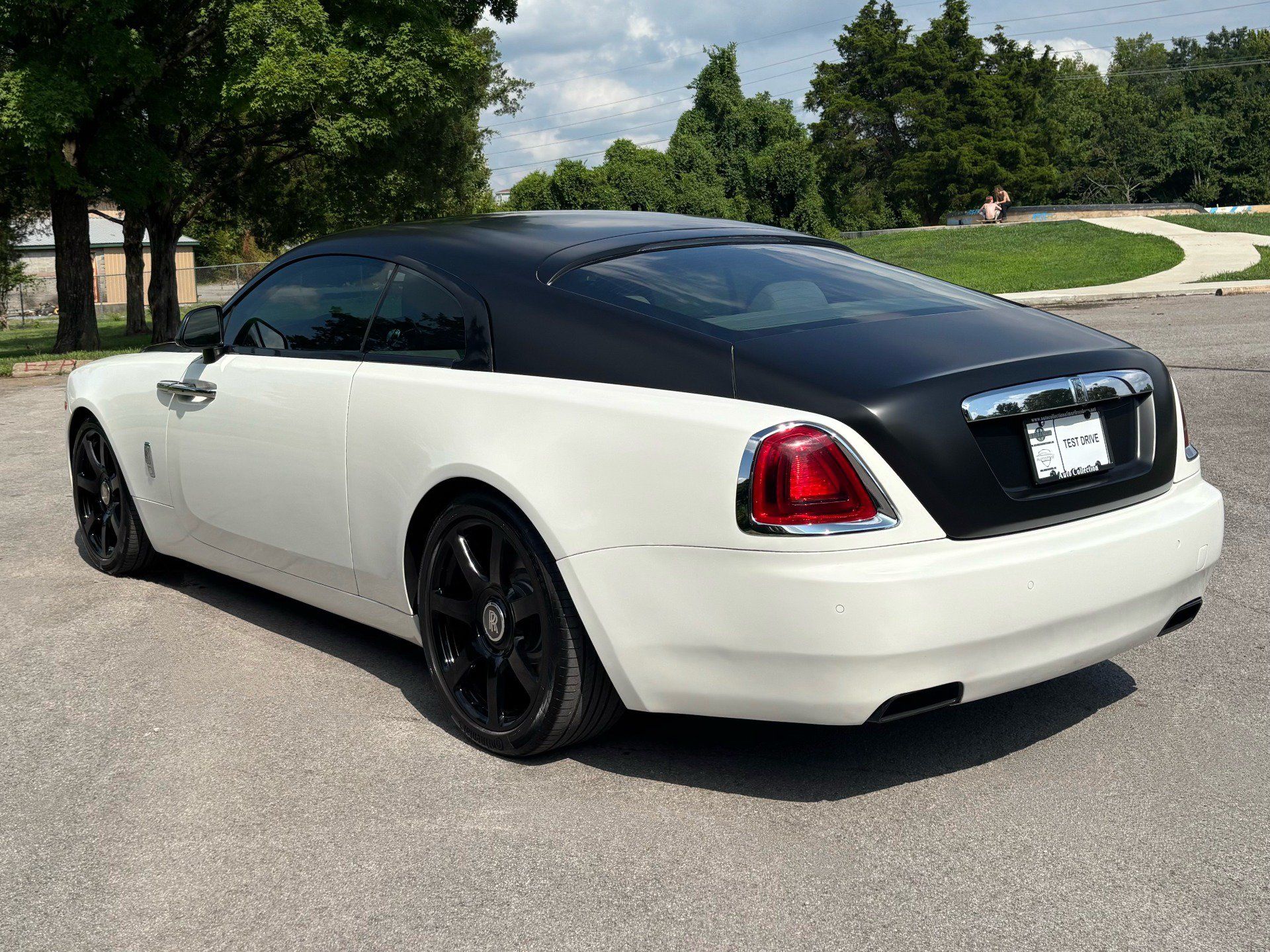 Used 2016 Rolls-Royce Wraith RWD image 4