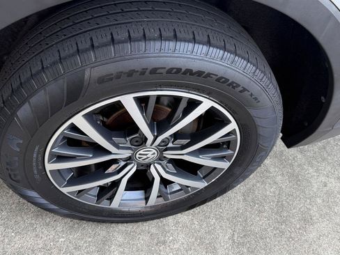 Used 2019 Volkswagen Tiguan SE w/ Panoramic Sunroof Package AWD/4WD image 36