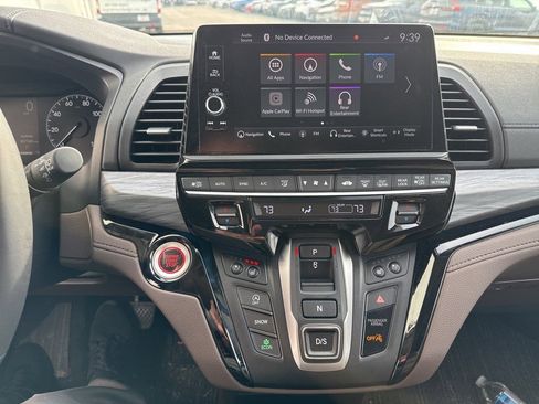 Used 2025 Honda Odyssey Elite image 22