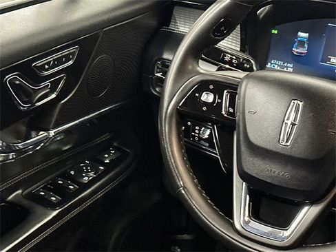 Used 2023 Lincoln Corsair FWD w/ Rear Removable Package Tray image 20