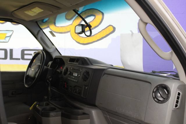 Used 2012 Ford E-350 and Econoline 350 XLT RWD image 12