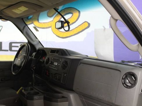 Used 2012 Ford E-350 and Econoline 350 XLT RWD image 12