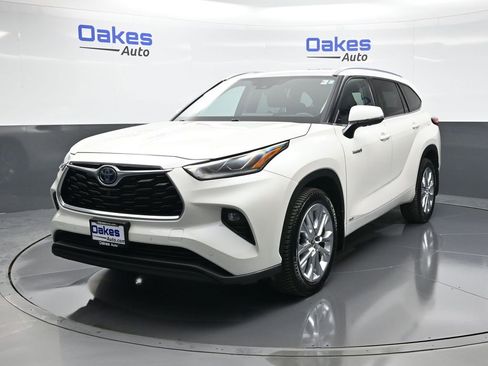 Used 2021 Toyota Highlander Limited image 4