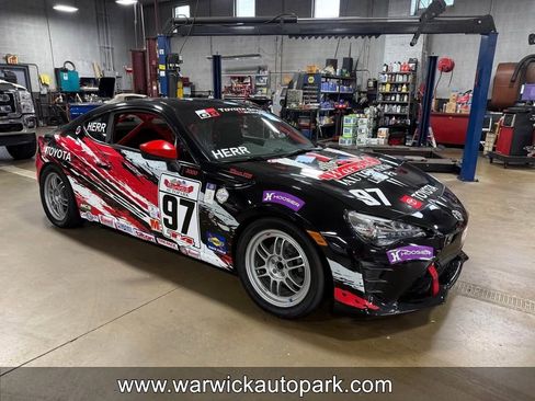 Used 2017 Toyota 86 image 8