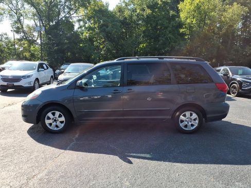 Used 2008 Toyota Sienna XLE FWD image 7