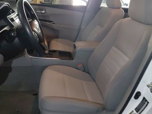 Used 2017 Toyota Camry LE FWD image 6