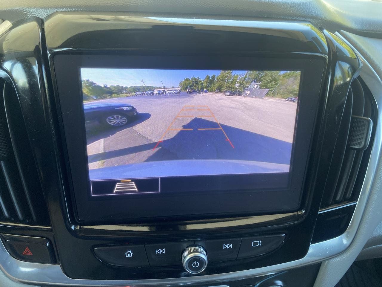 Used 2020 Chevrolet Traverse LT AWD/4WD image 19