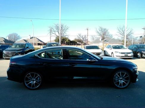 Used 2025 Genesis G70 2.5T image 5