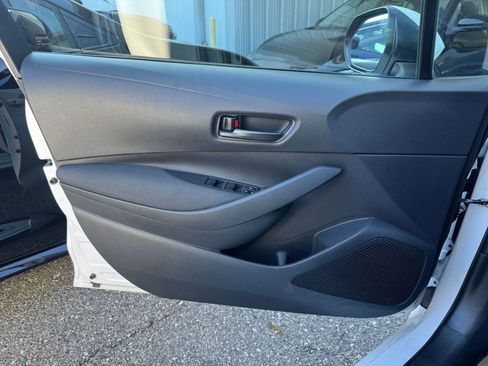 Used 2025 Toyota Corolla LE image 20