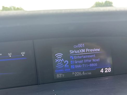 Used 2013 Honda Civic Hybrid Sedan image 6