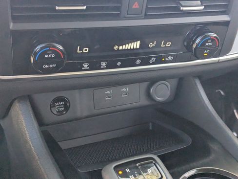 Certified 2024 Nissan Rogue SV image 26