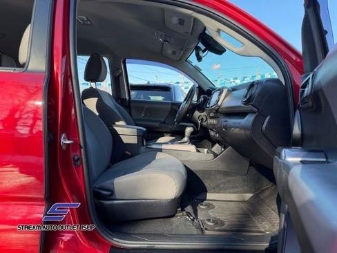Used 2021 Toyota Tacoma SR5 image 10